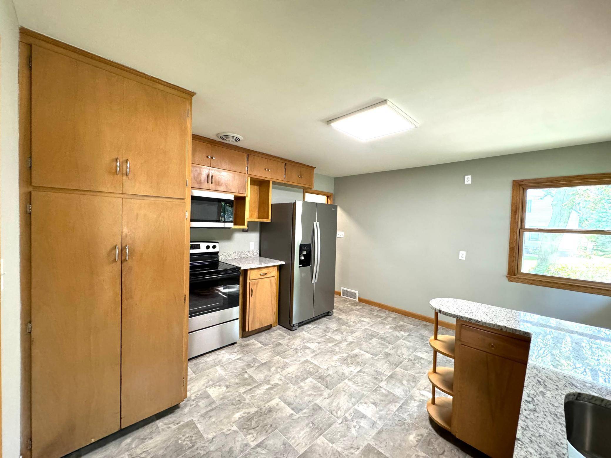 221 Woodlawn AVE, Lake Lillian, MN 56253
