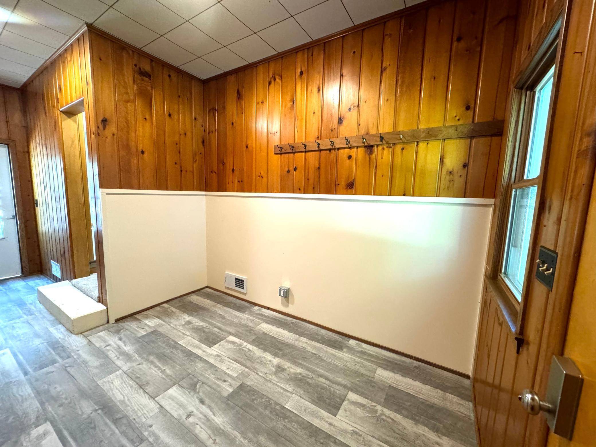 221 Woodlawn AVE, Lake Lillian, MN 56253