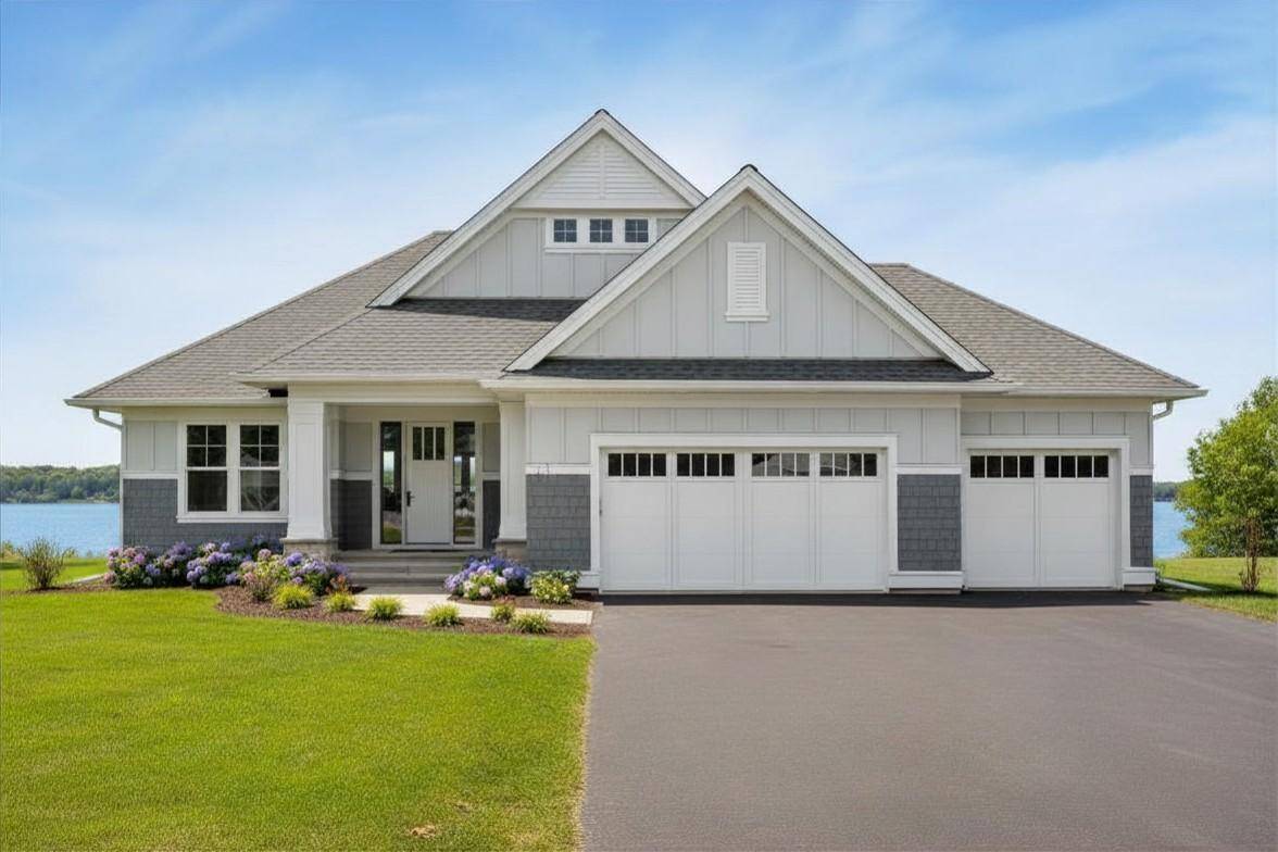 3921 White Oak LN, Chanhassen, MN 55331