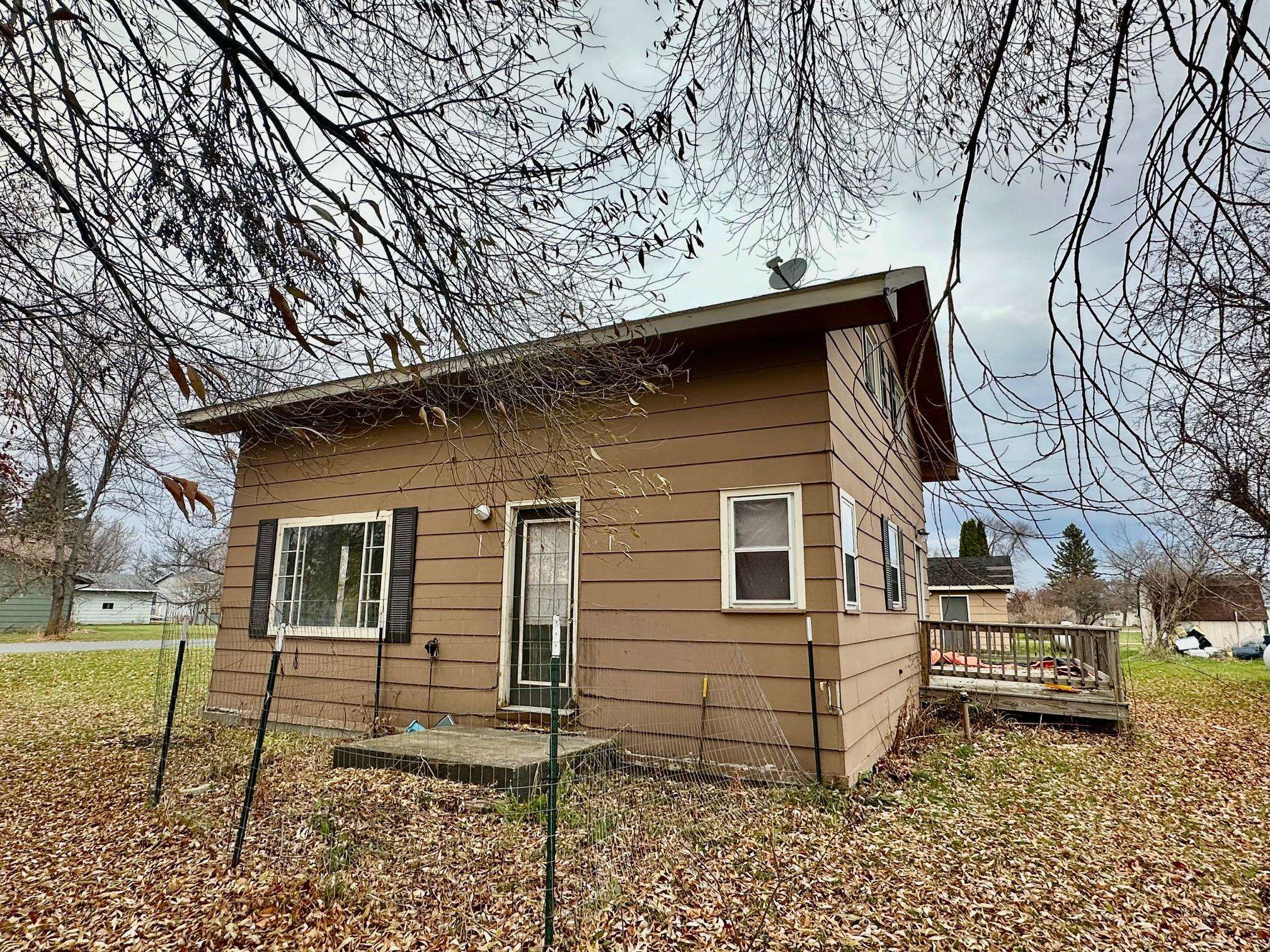222 W Woodrow ST, Grygla, MN 56727