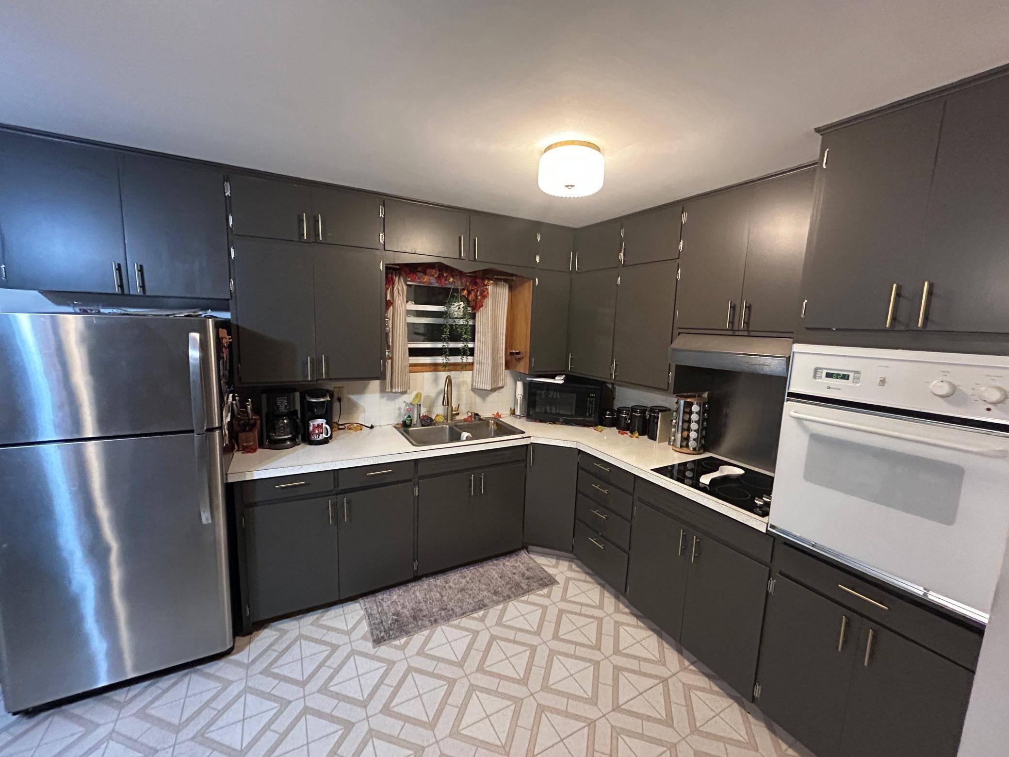 471 1st AVE SW, Glenville, MN 56036