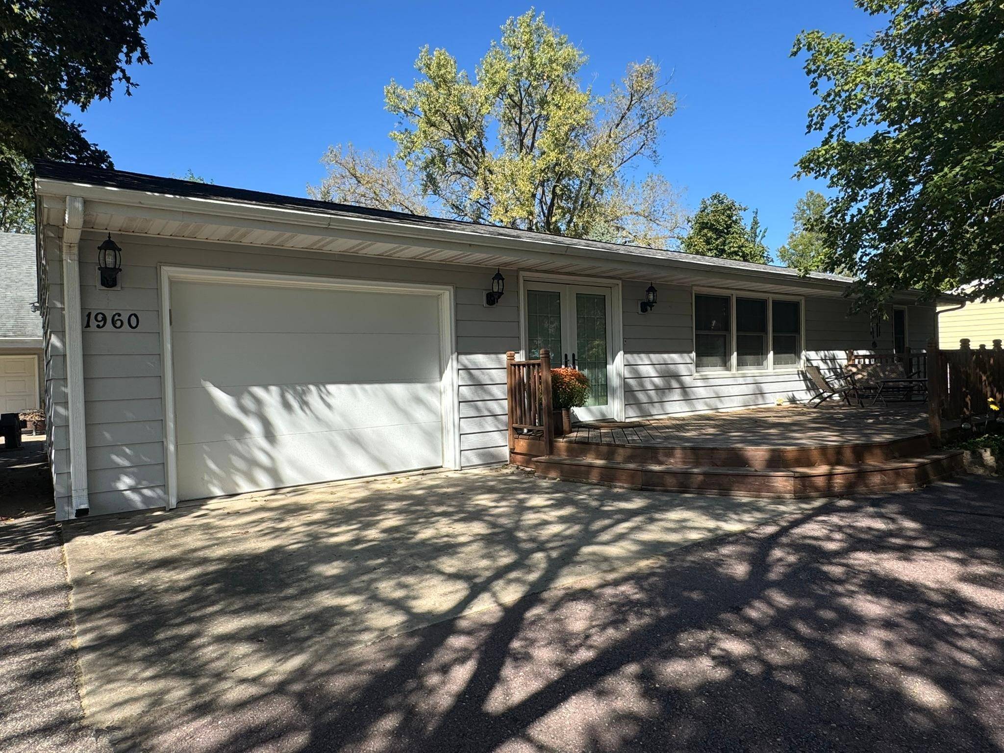 1960 Cottonwood Lake DR, Windom, MN 56101