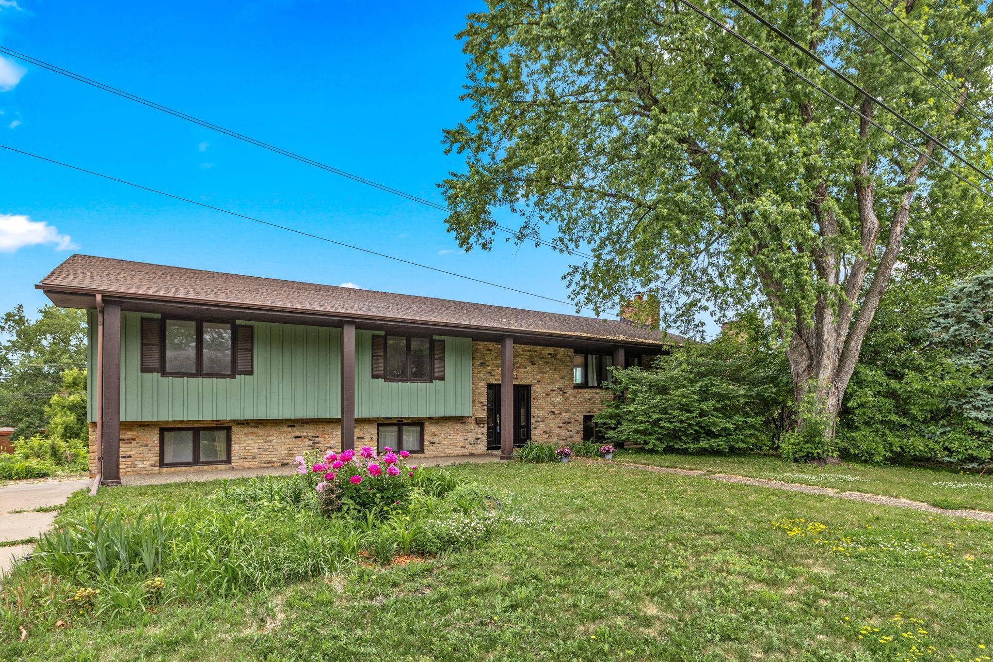 3301 Edgemere AVE, Saint Anthony, MN 55418