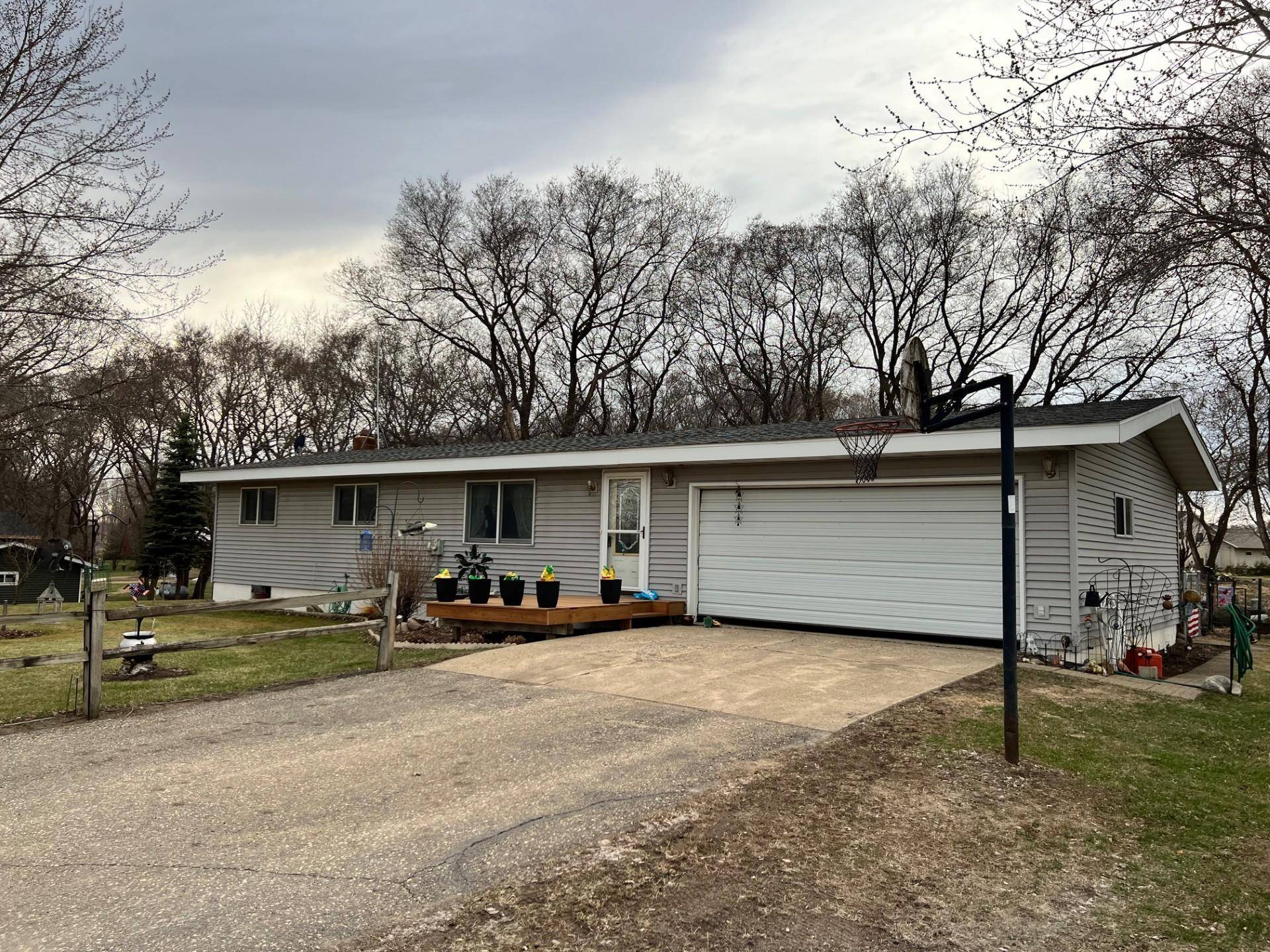 8042 Meades Addn DR SE, Alexandria, MN 56308