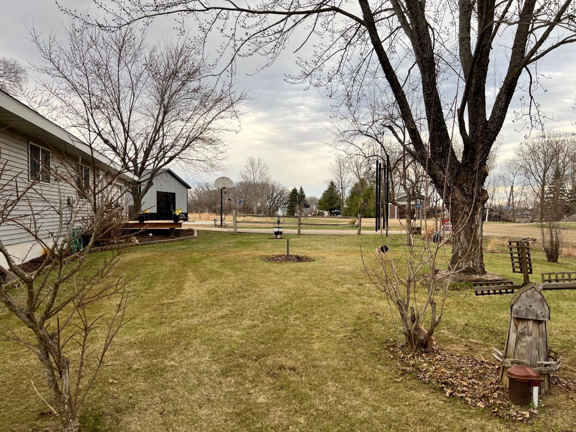 8042 Meades Addn DR SE, Alexandria, MN 56308