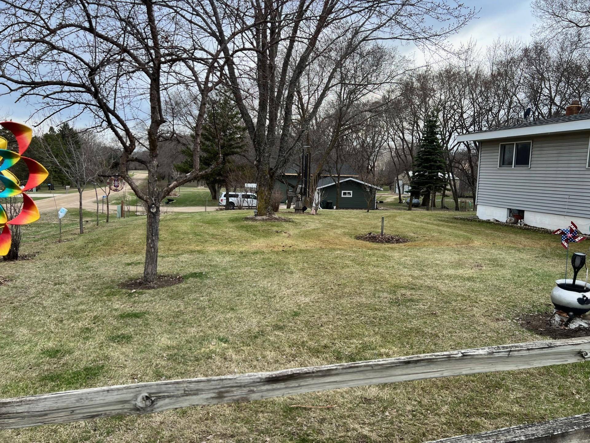 8042 Meades Addn DR SE, Alexandria, MN 56308