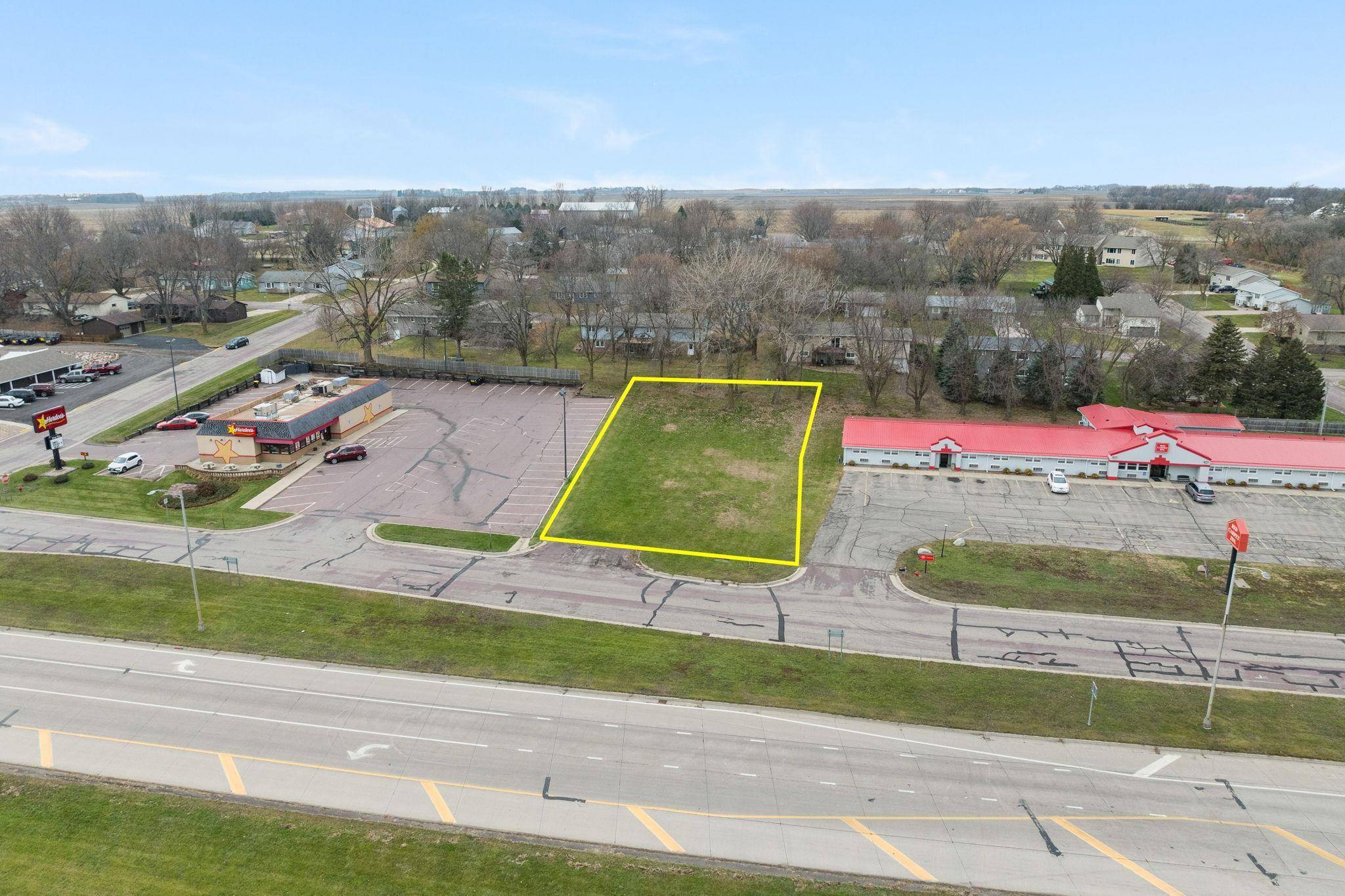 240 3rd AVE, Windom, MN 56101