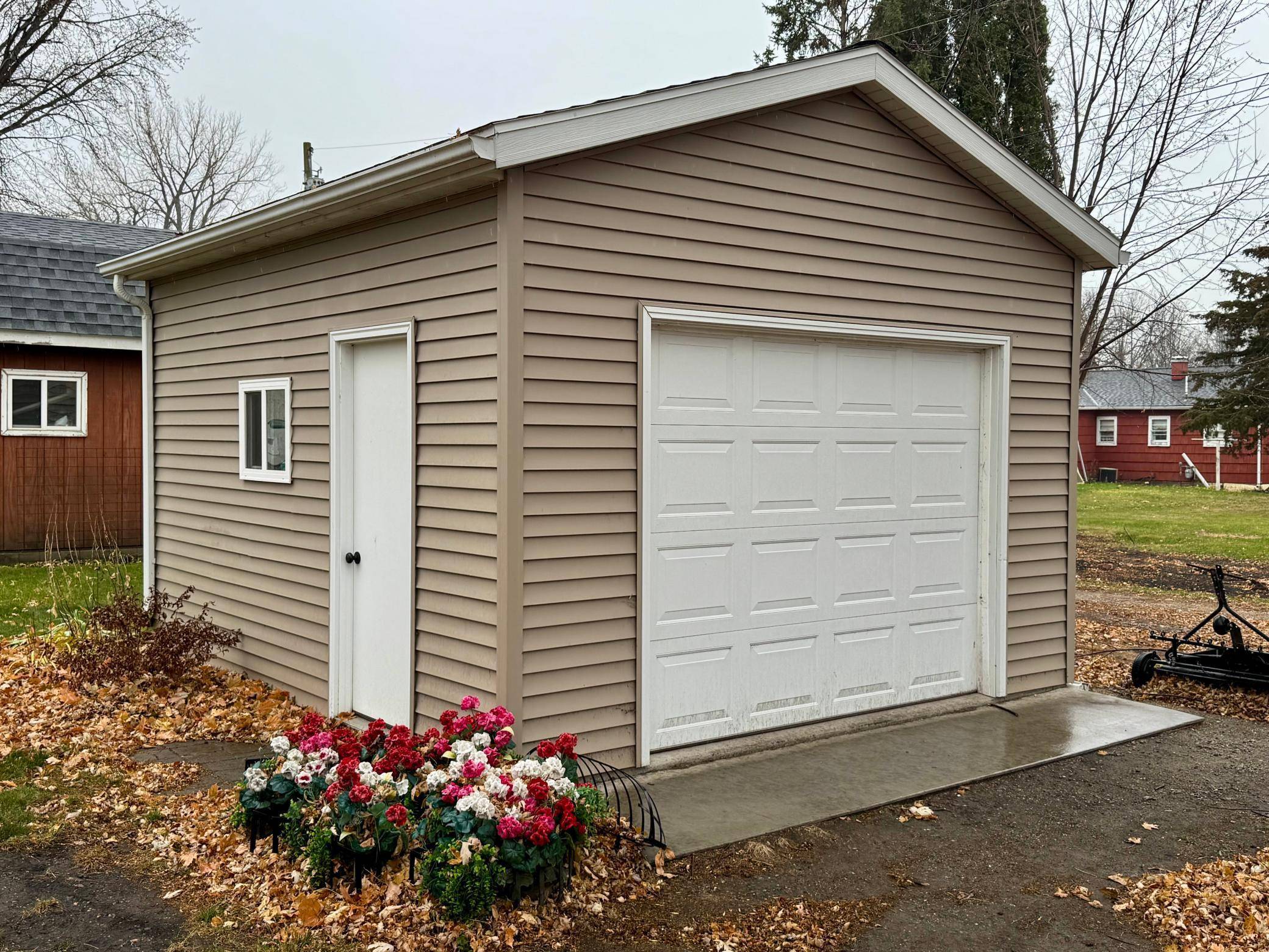 111 Cherry AVE, Bird Island, MN 55310