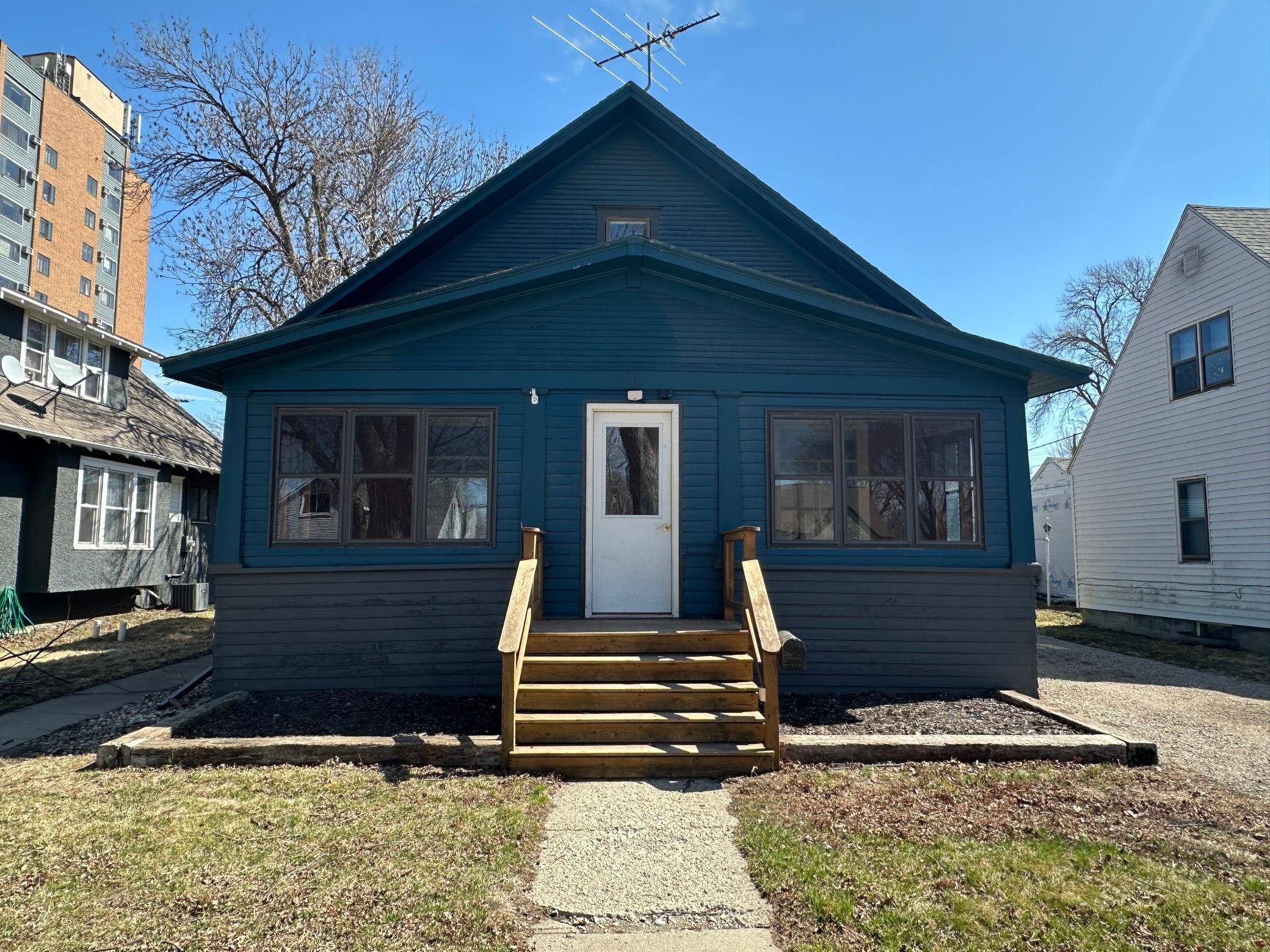 219 3rd AVE SW, Pipestone, MN 56164