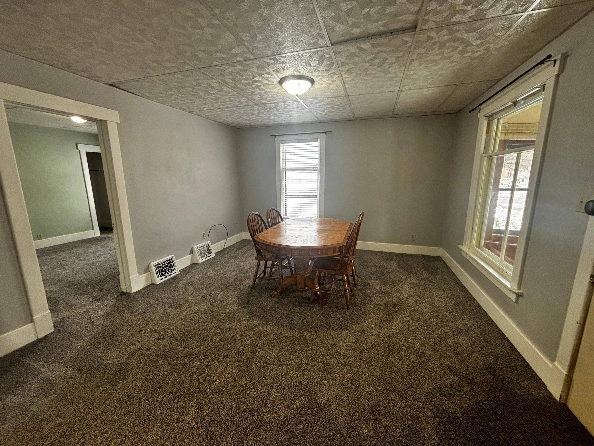219 3rd AVE SW, Pipestone, MN 56164