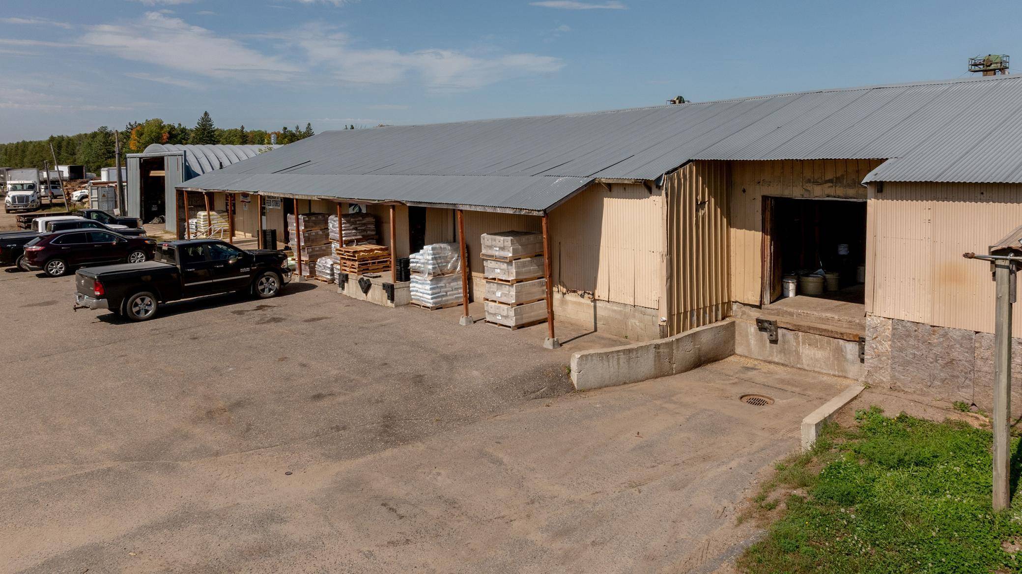 81 Main ST W, Motley, MN 56466