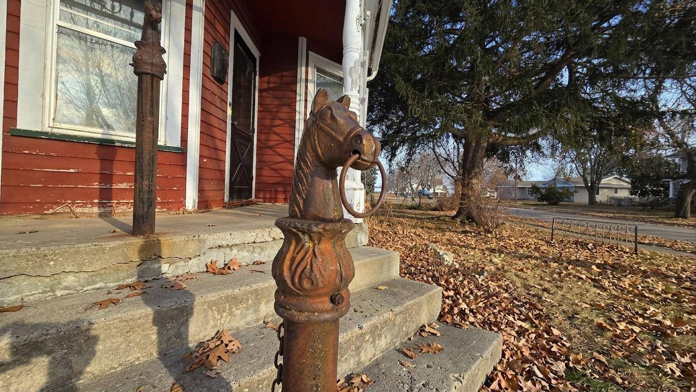 315 W Newburg AVE, Mabel, MN 55954