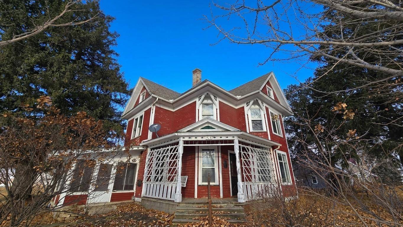 315 W Newburg AVE, Mabel, MN 55954