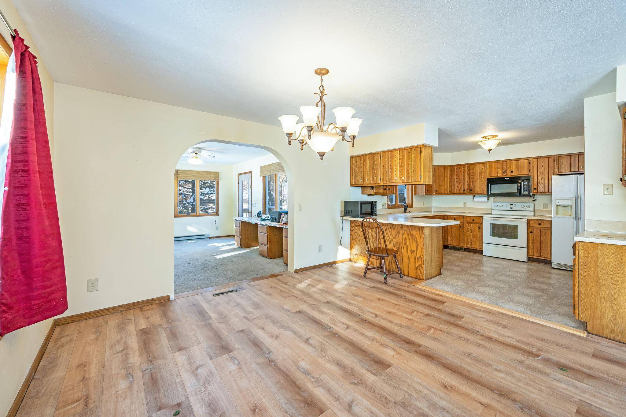225 S 7th AVE E #E, Truman, MN 56088