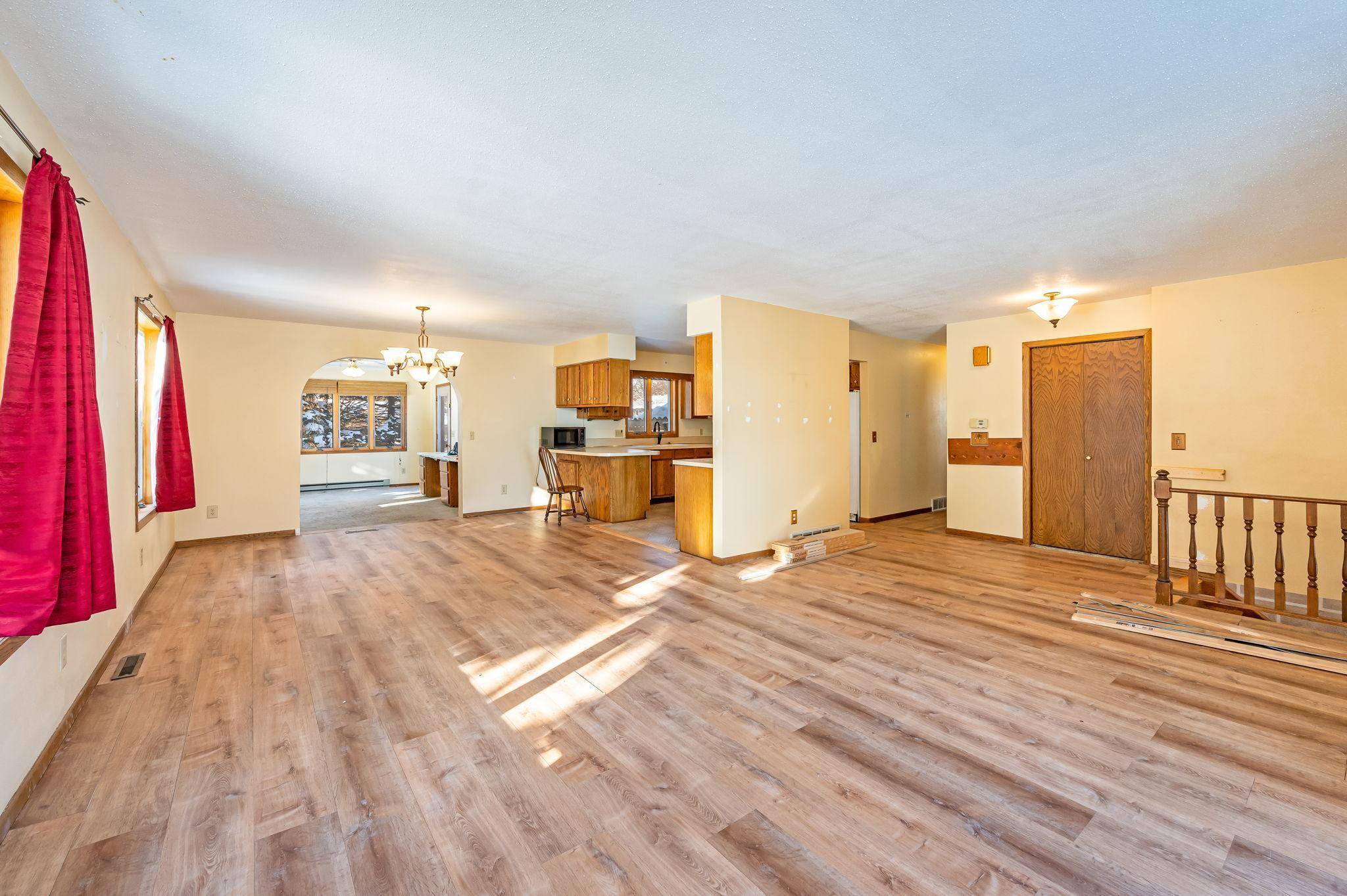 225 S 7th AVE E #E, Truman, MN 56088