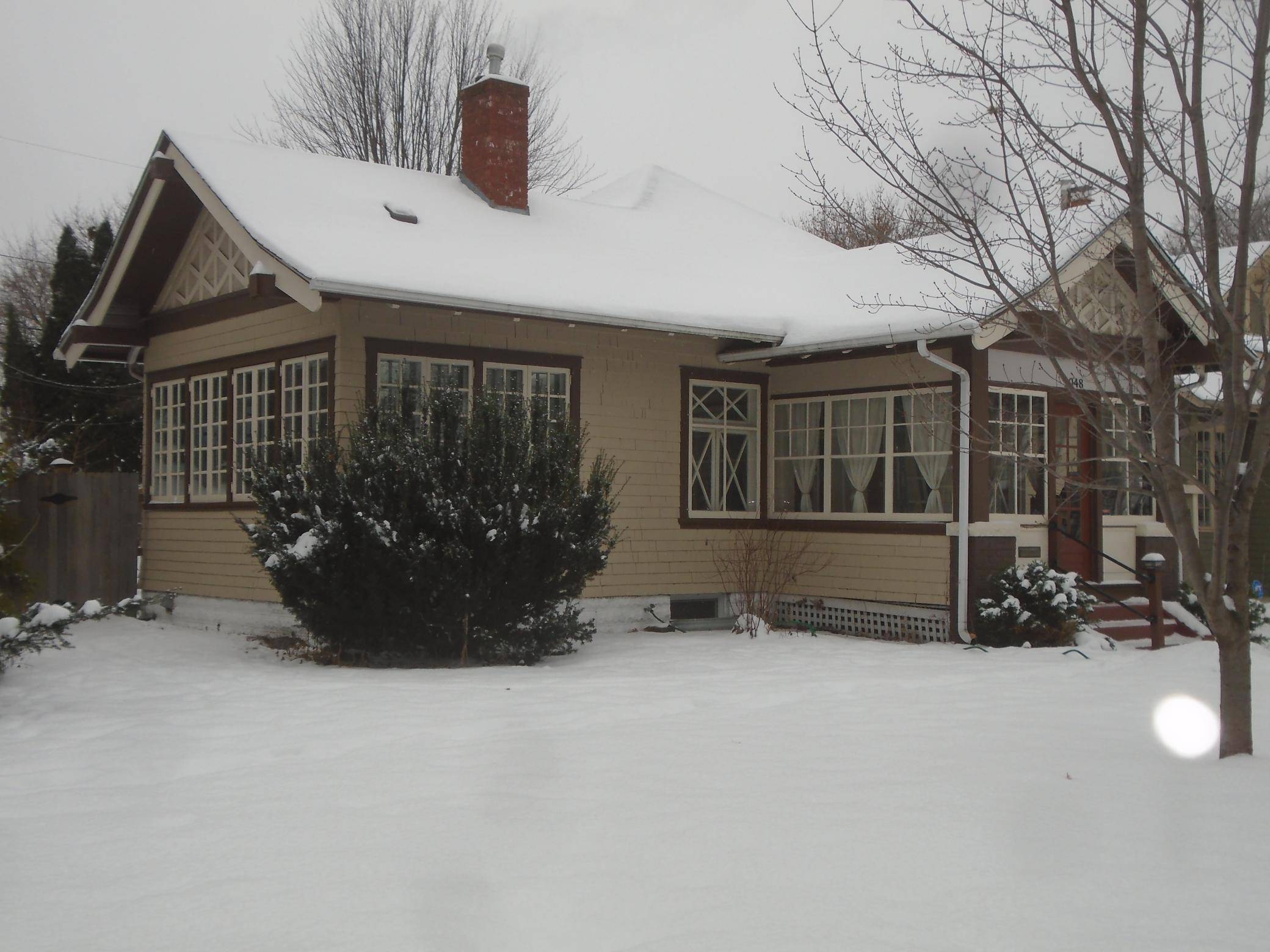 1048 Linwood AVE, Saint Paul, MN 55105