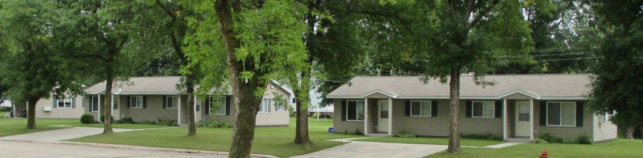 512 Maple LN, Grove City, MN 56243