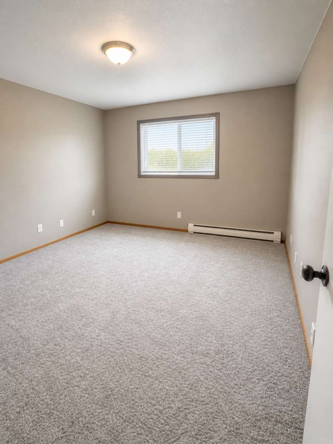901 Pearl AVE, Marshall, MN 56258