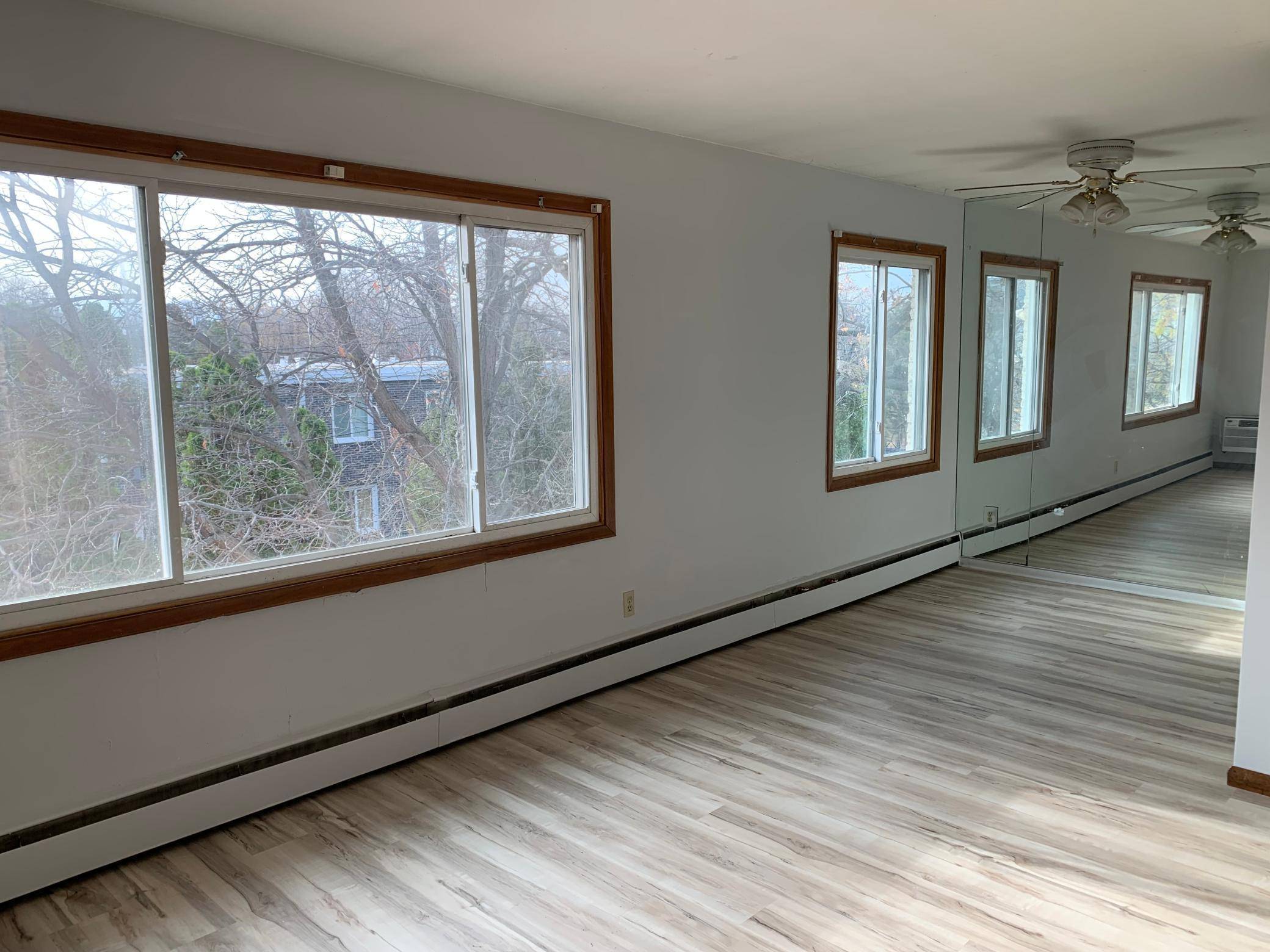 4001 Mavelle DR, Edina, MN 55435