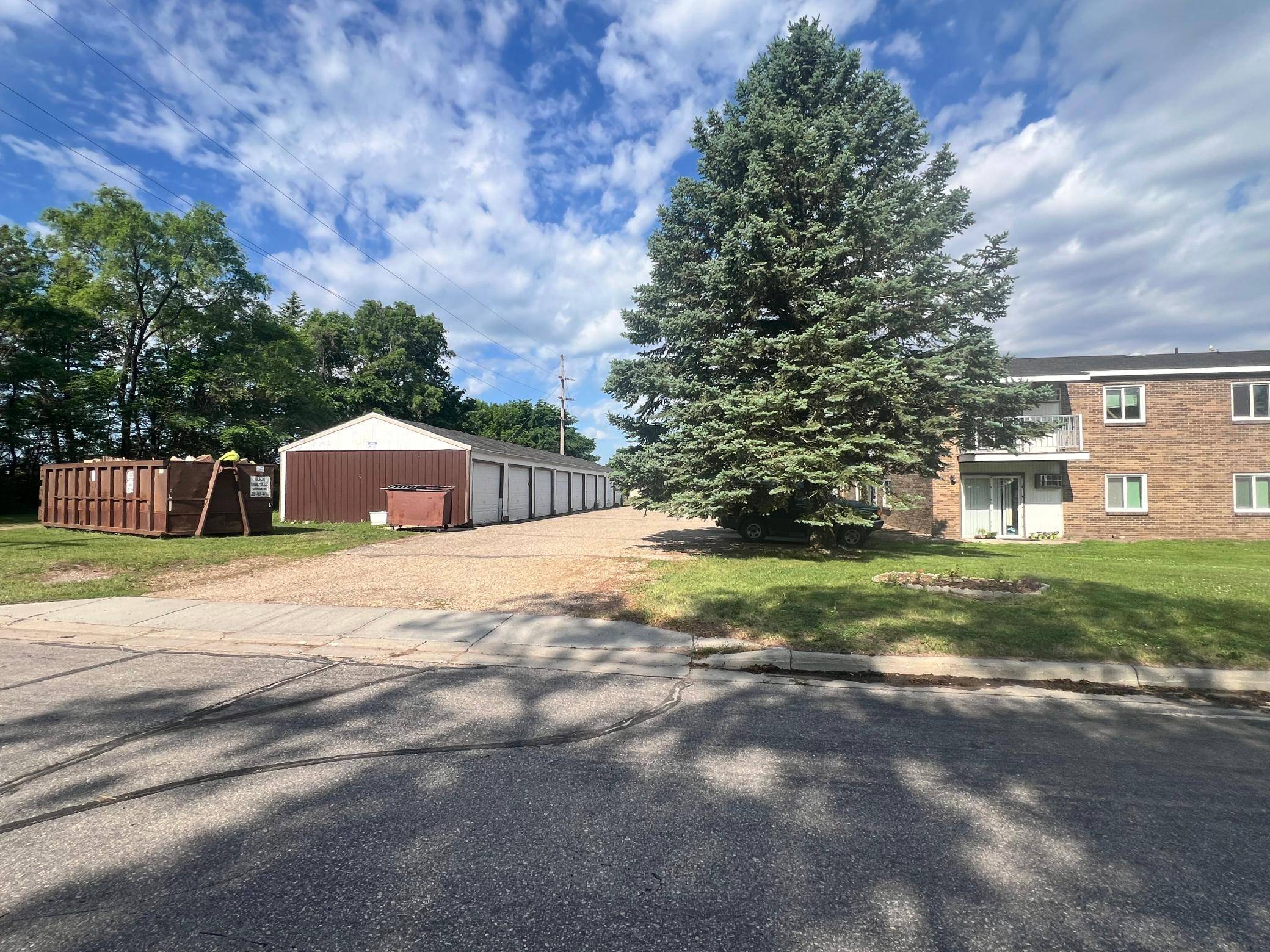 207 and 213 9th AVE, Madison, MN 56256