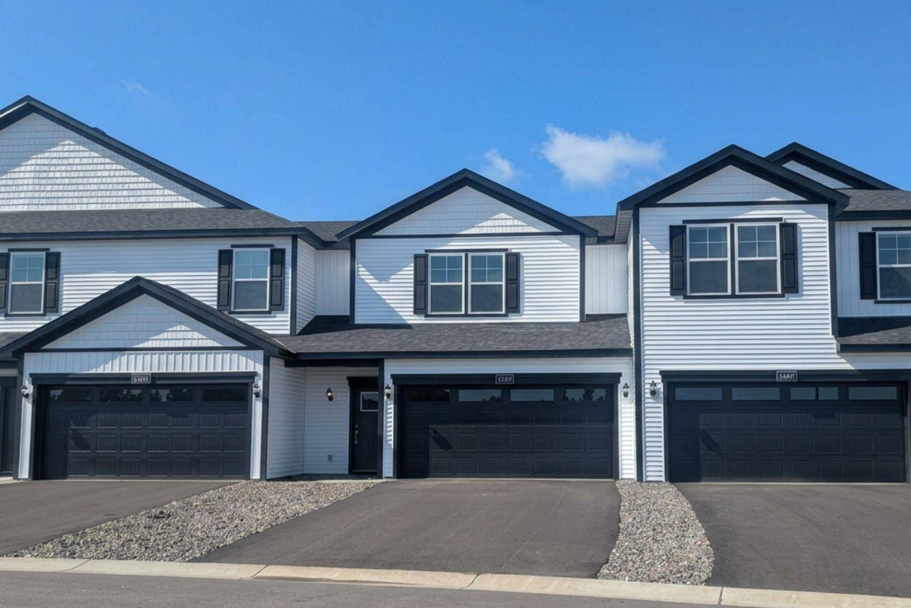 5489 Fall Meadow TRL, North Branch, MN 55056