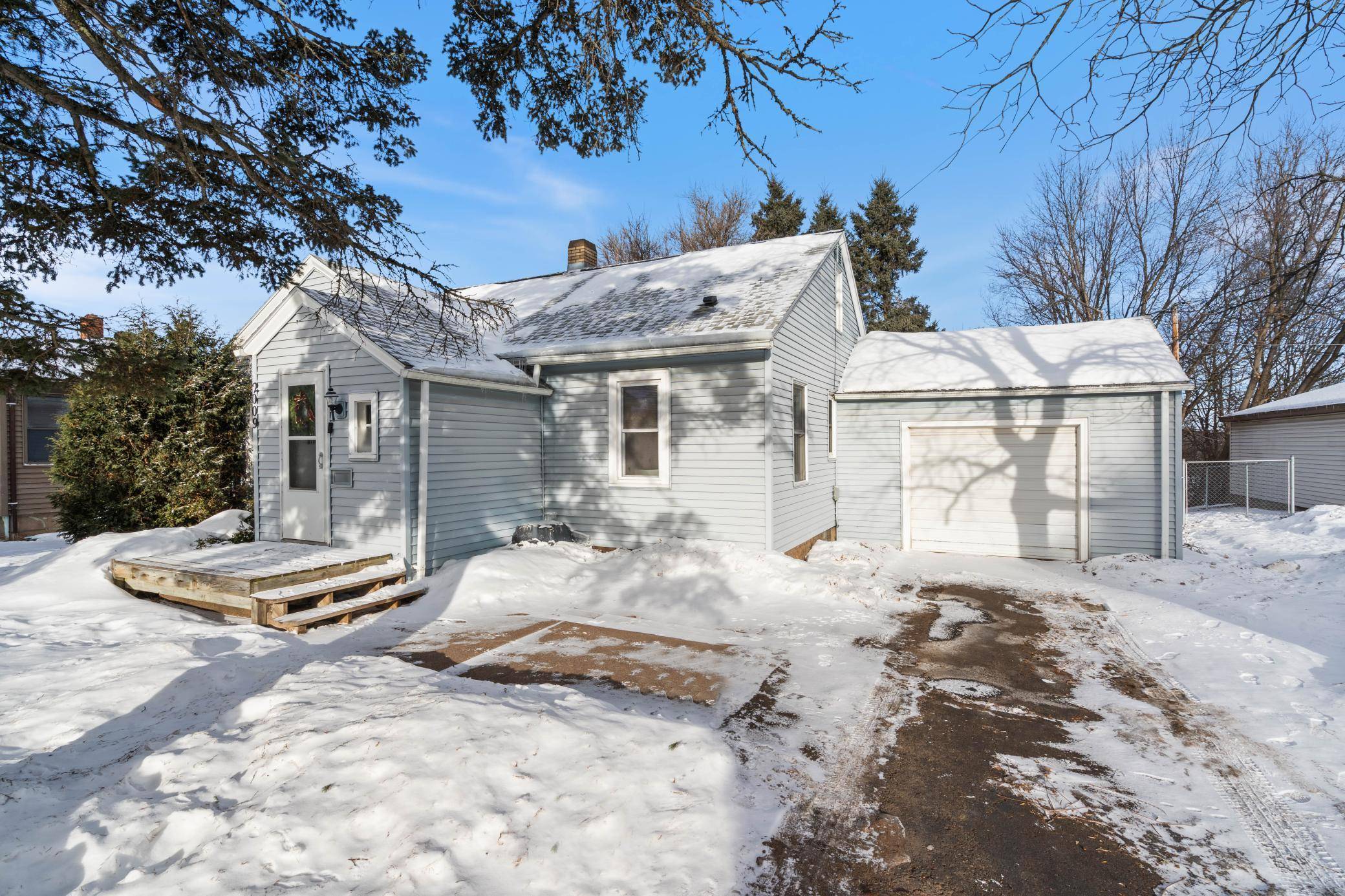 2009 Carlton AVE, Cloquet, MN 55720
