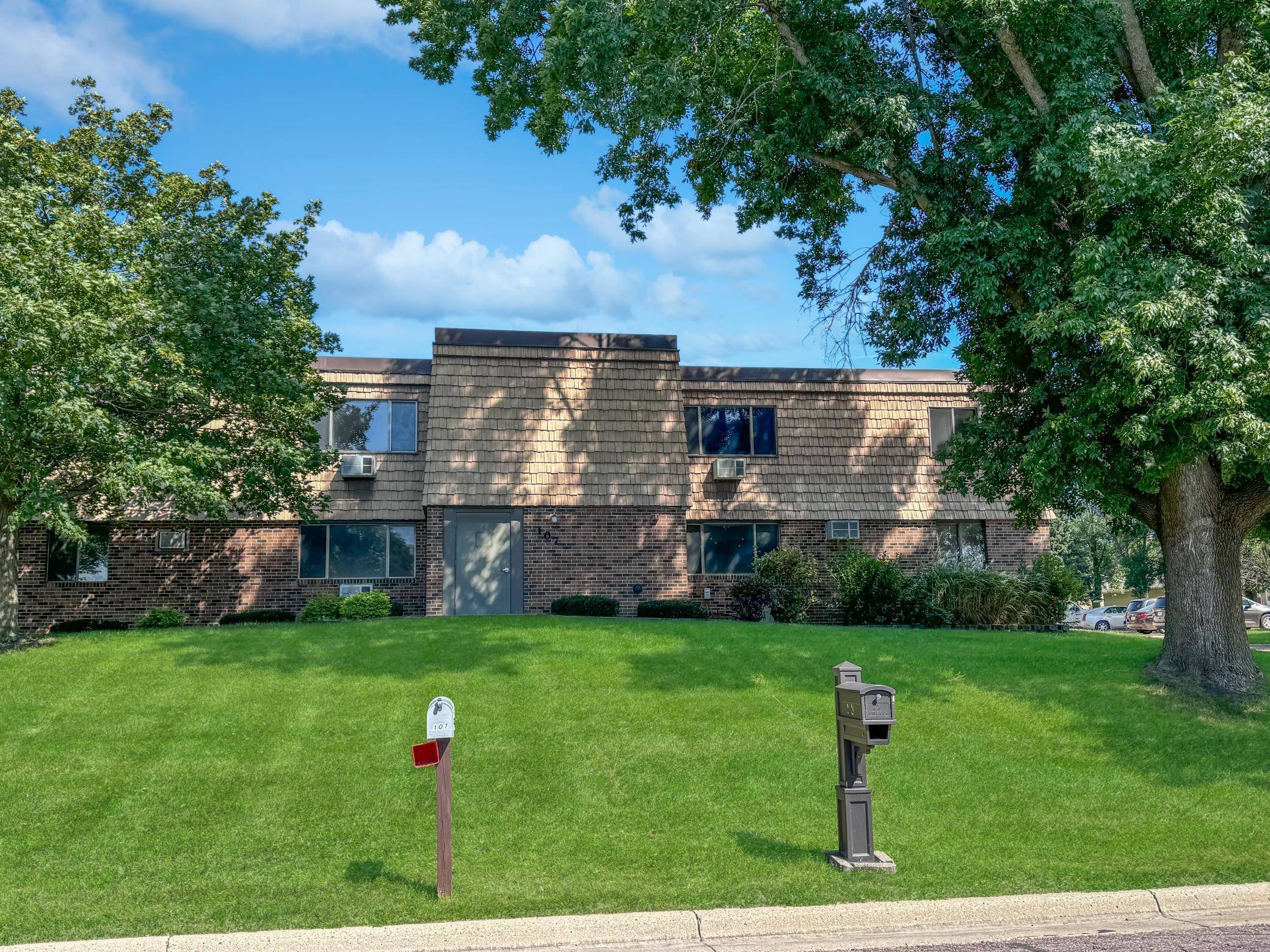 111 & 107 Dorothy ST, Fairmont, MN 56031
