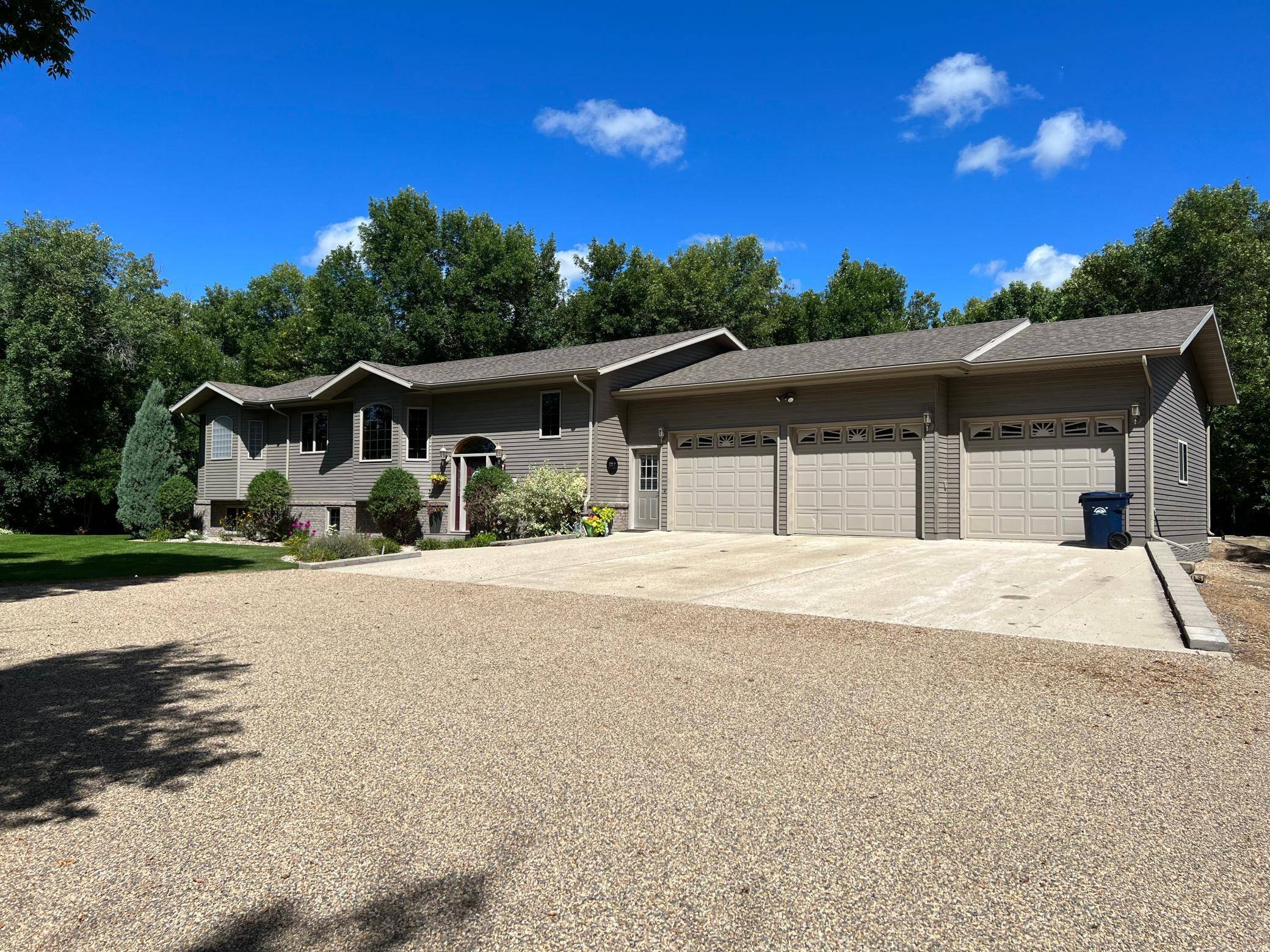 102 County RD 1, Fessenden, ND 58438
