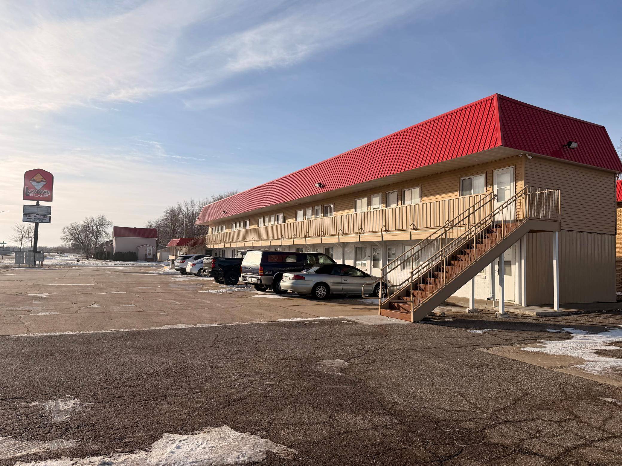 1923 Dover ST, Worthington, MN 56187