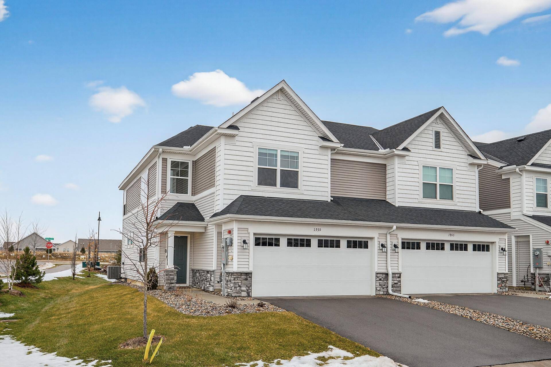 1935 Prospect LN, Carver, MN 55315