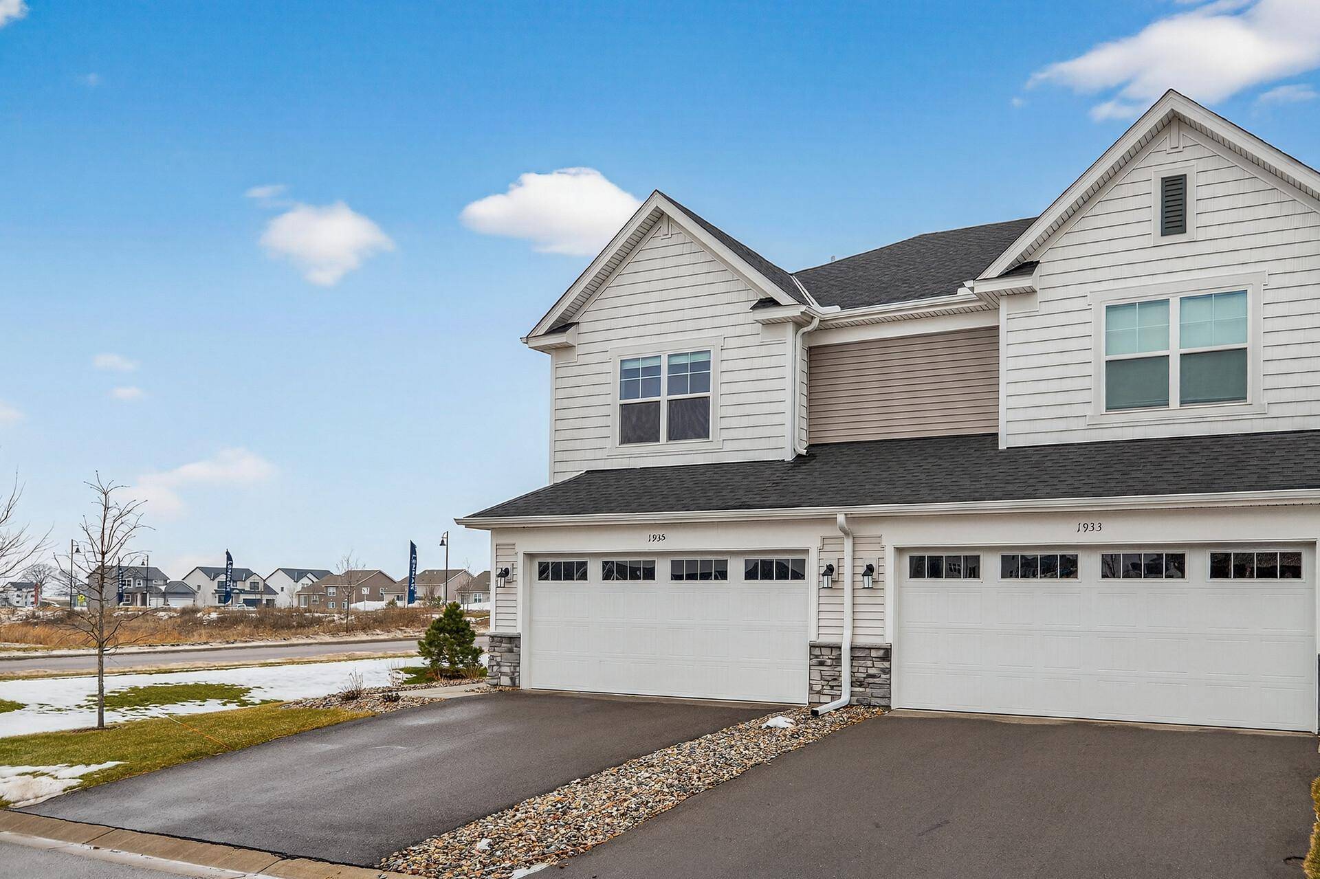 1935 Prospect LN, Carver, MN 55315