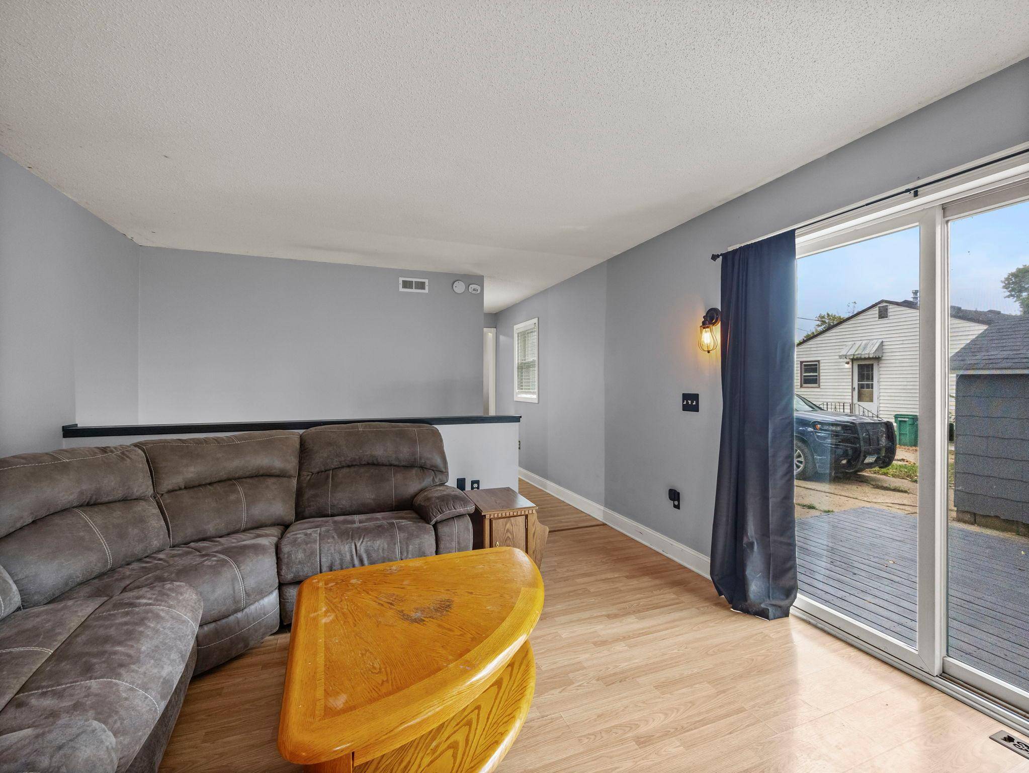 406 5th ST NW, Montgomery, MN 56069