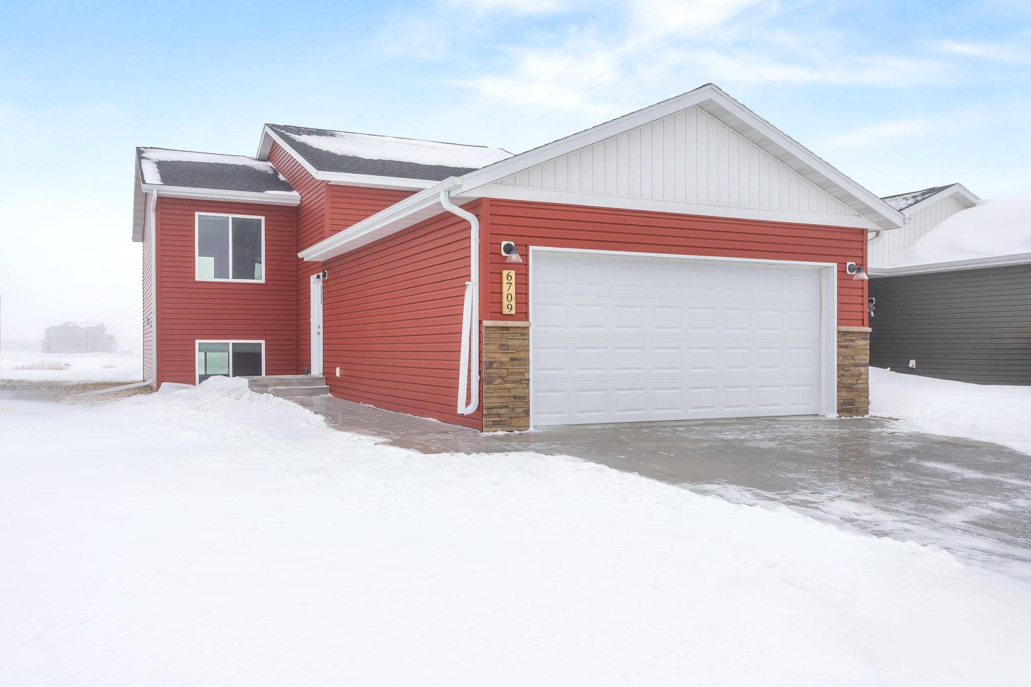 6709 69th AVE S, Horace, ND 58047