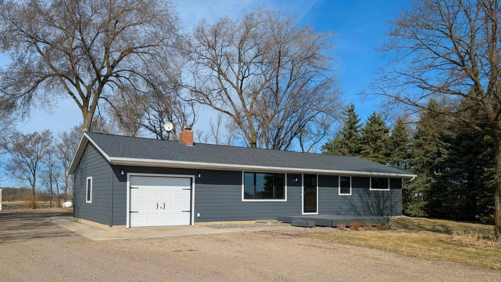 6005 30th AVE SW, Montevideo, MN 56265