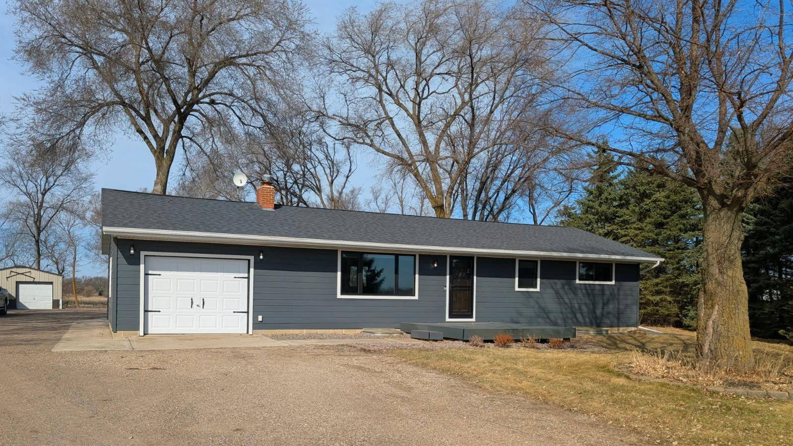 6005 30th AVE SW, Montevideo, MN 56265