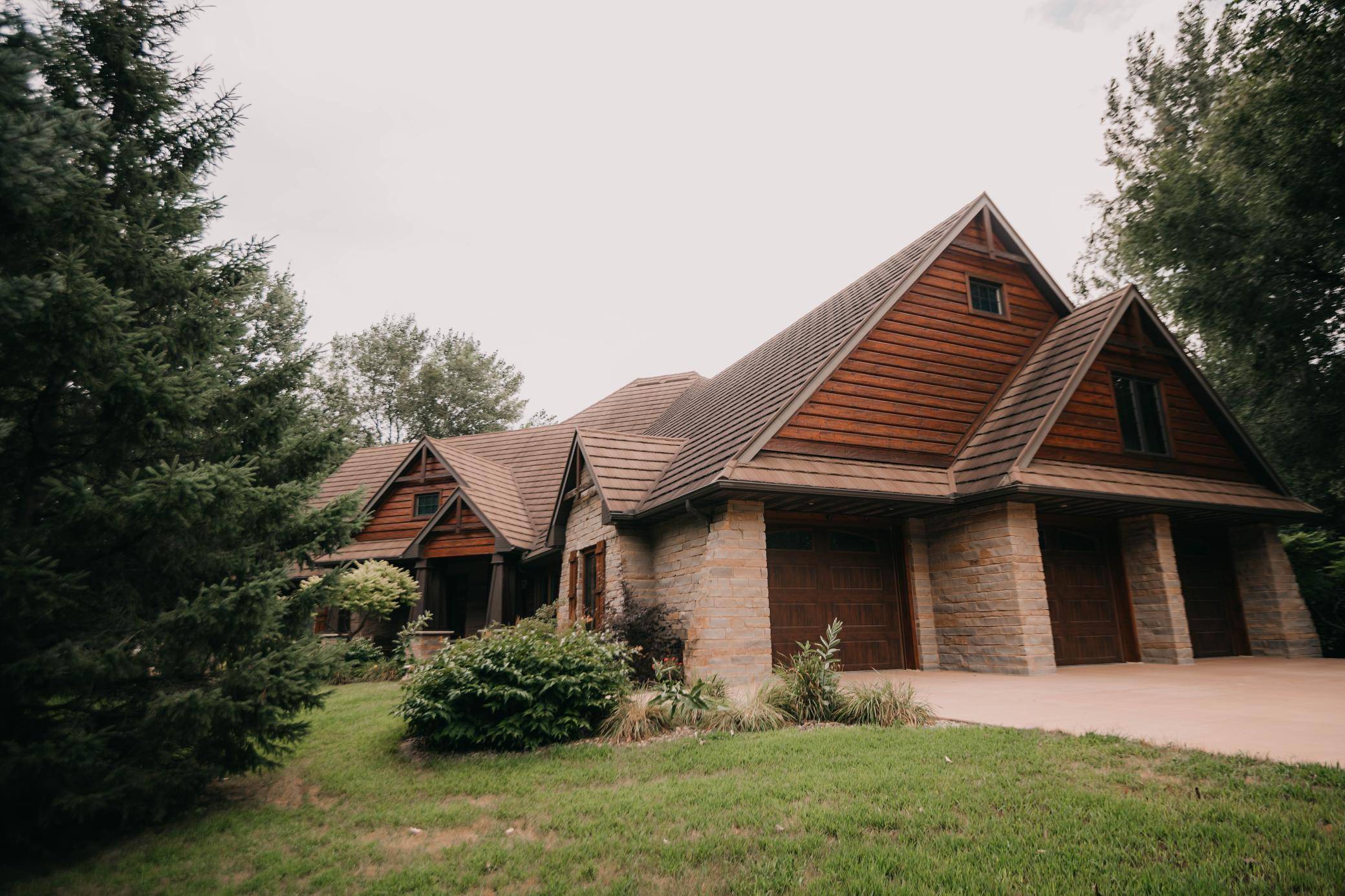 650 33rd ST NW, Austin, MN 55912
