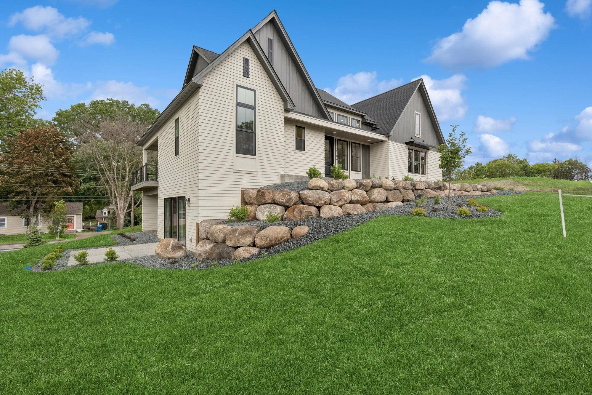 2706 Lakeview CT, Little Canada, MN 55117