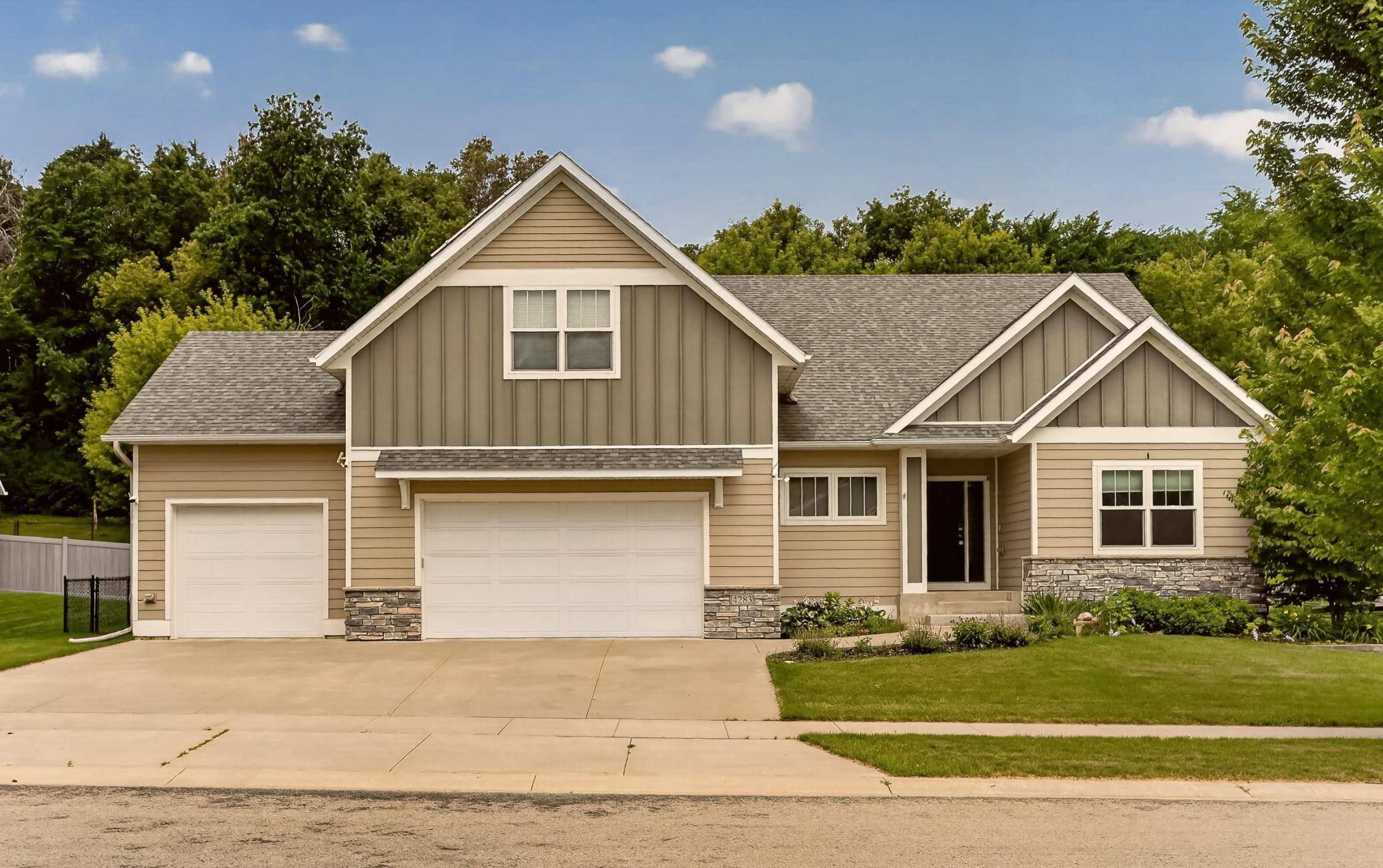 4283 Stone Point DR NE, Rochester, MN 55906