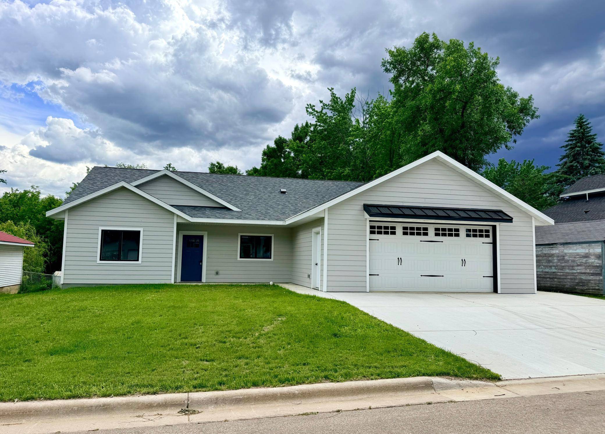 16 Tower ST, Kensington, MN 56343