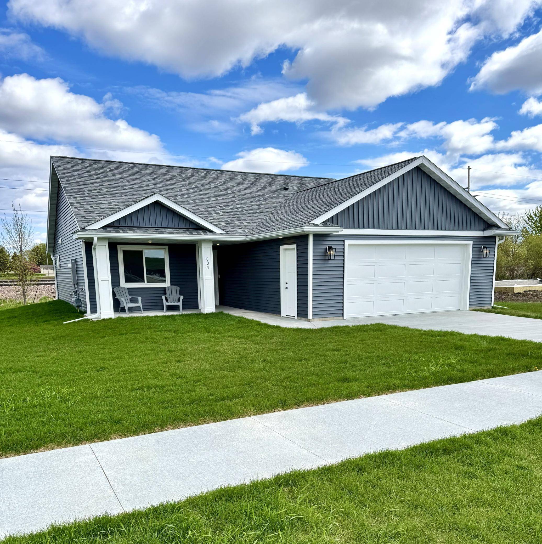 804 2nd St SE, Dodge Center, MN 55927