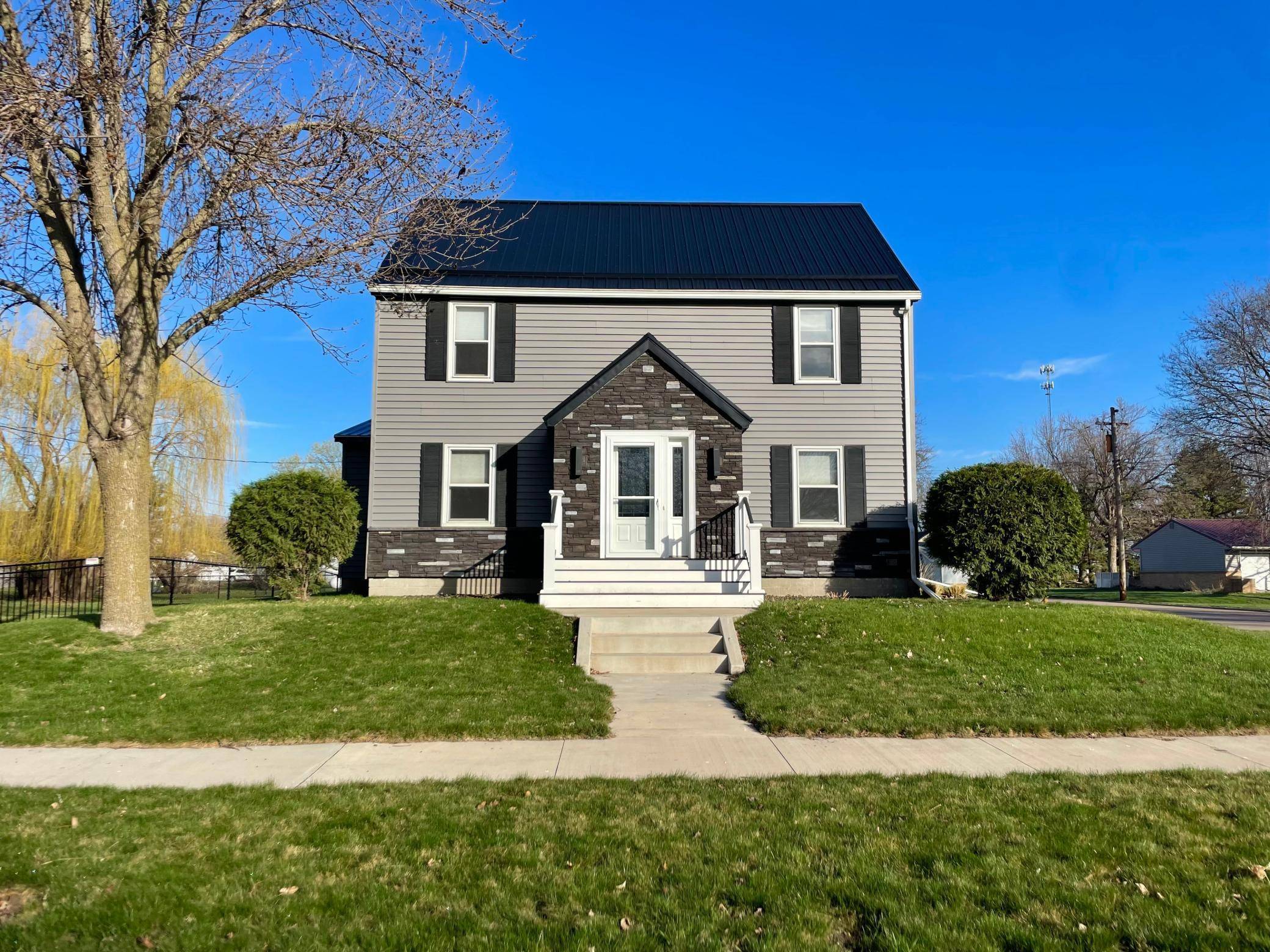 411 Vernon AVE, Morgan, MN 56266