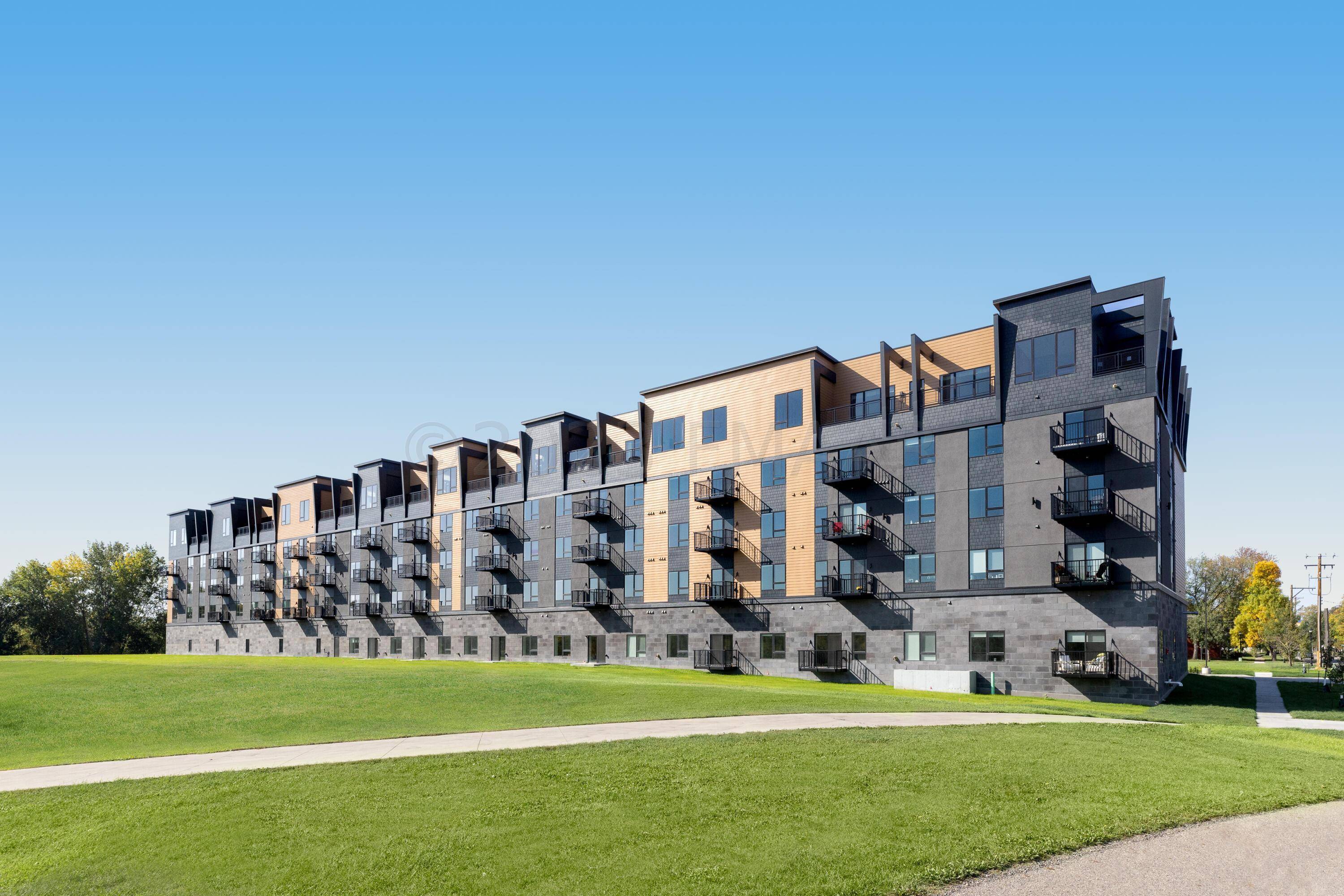 505 OAK ST N #502, Fargo, ND 58102