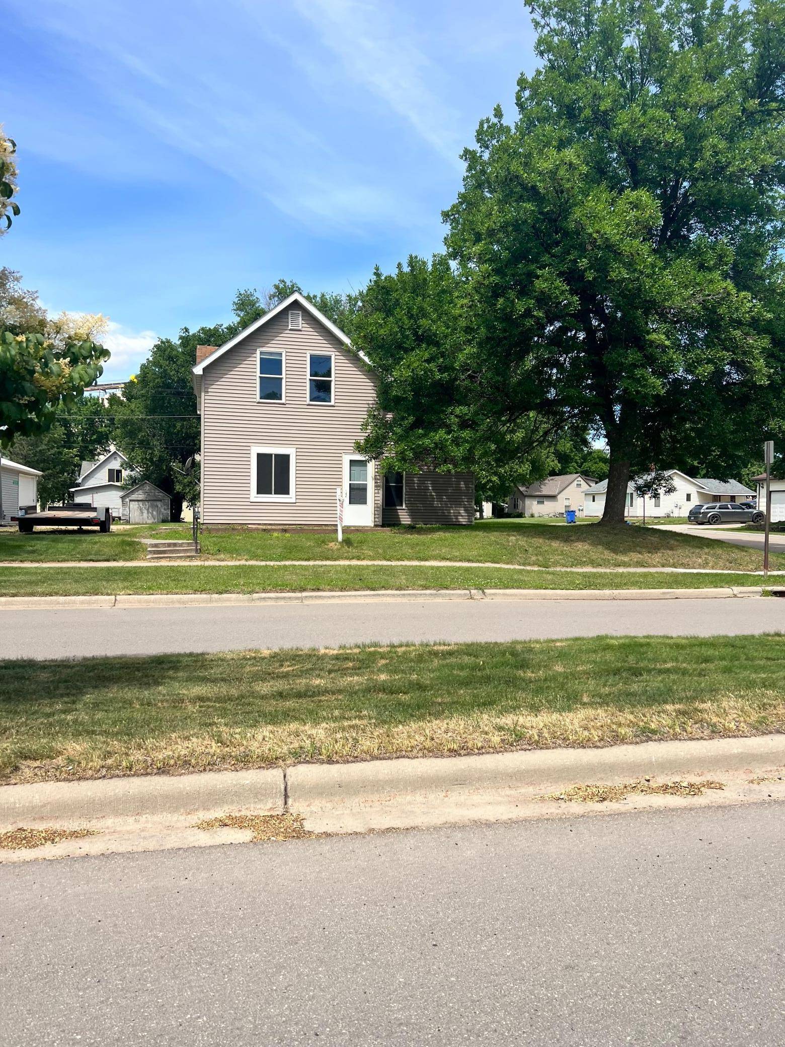 310 6th ST, Dawson, MN 56232