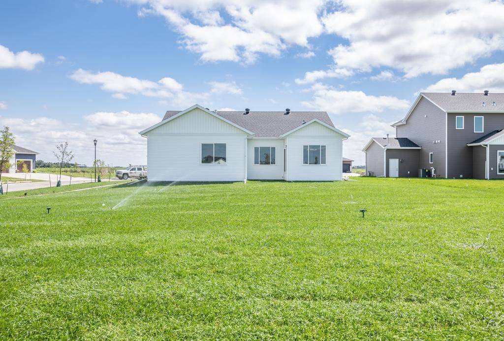 8319 59 ST S, Horace, ND 58047
