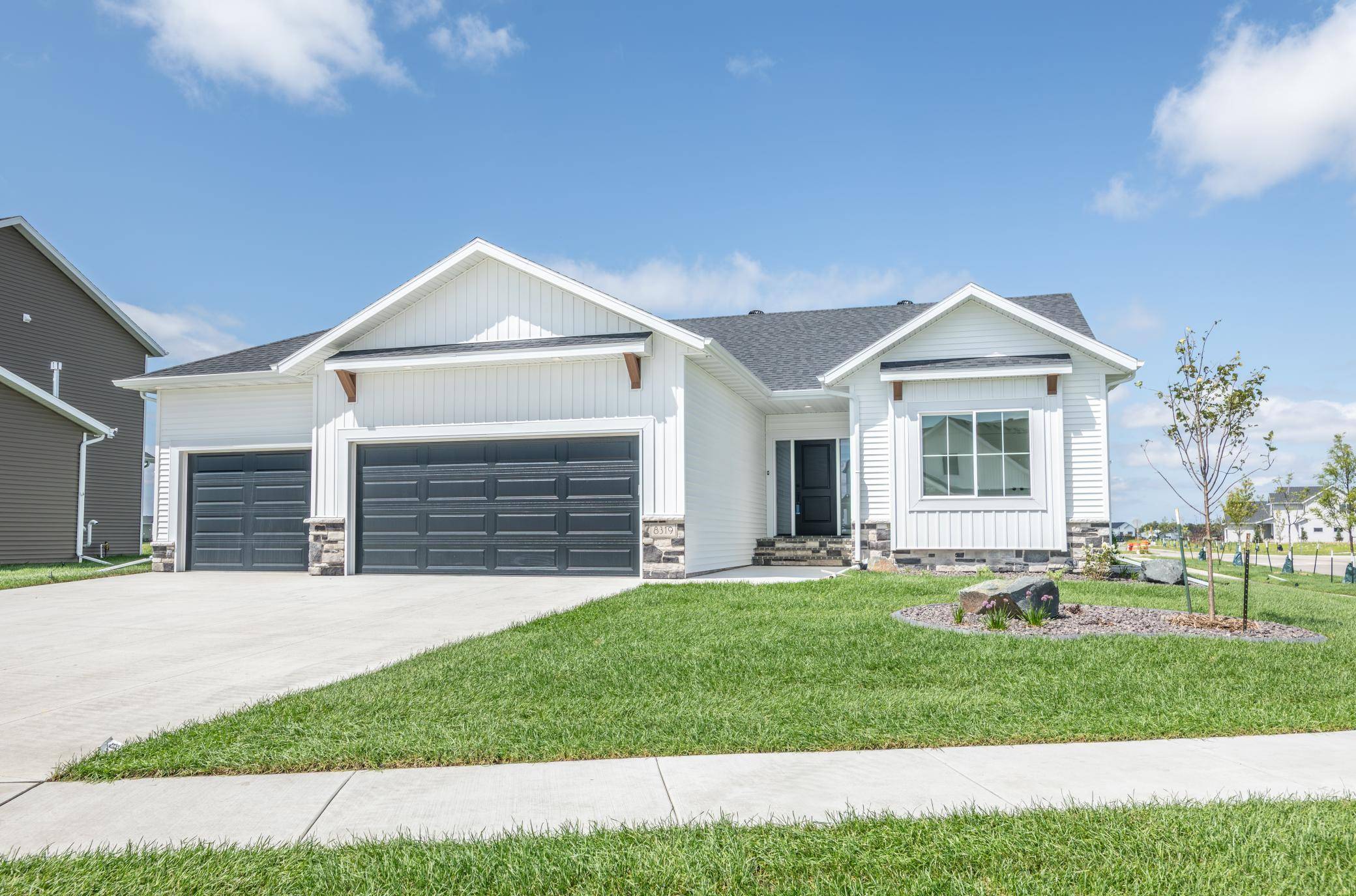 8319 59 ST S, Horace, ND 58047