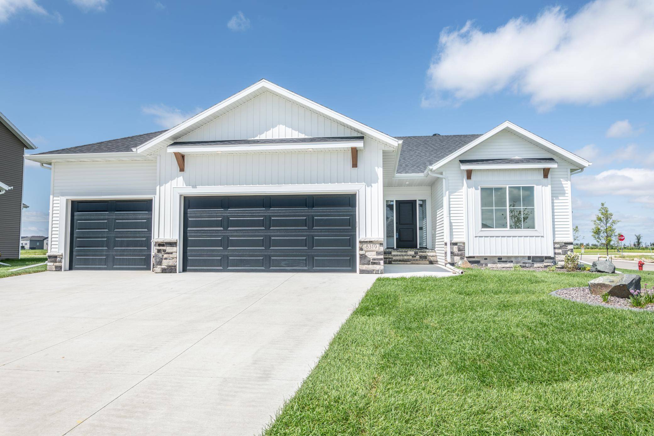 8319 59 ST S, Horace, ND 58047