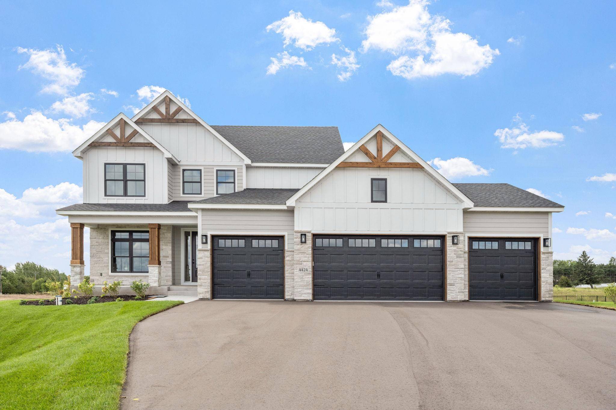 15384 Xylite ST NE, Ham Lake, MN 55304