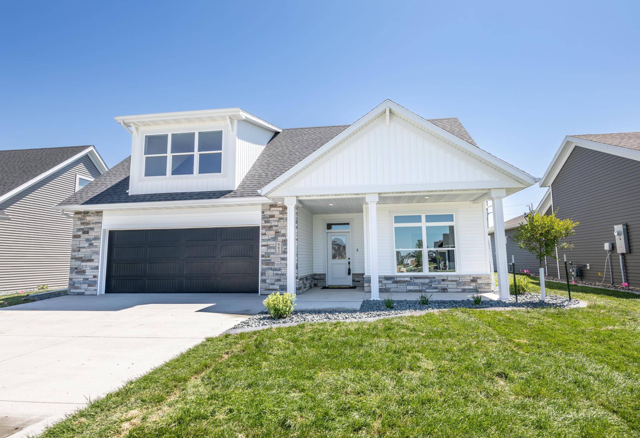 662 Rania WAY W, West Fargo, ND 58078