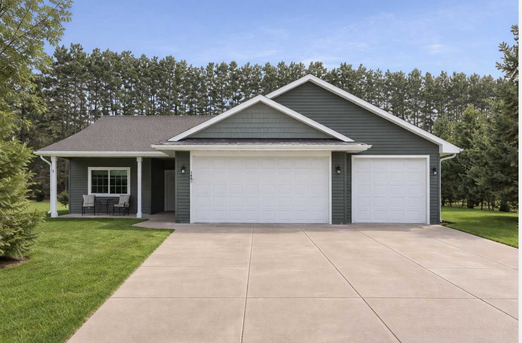 1400 Carriage Hill DR, Hinckley, MN 55037