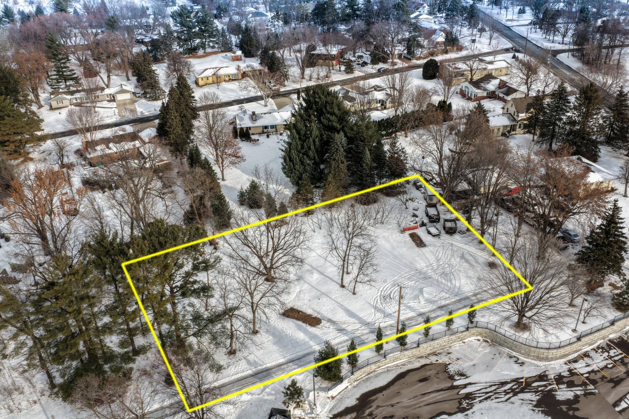 130x Dodd RD, Mendota Heights, MN 55118
